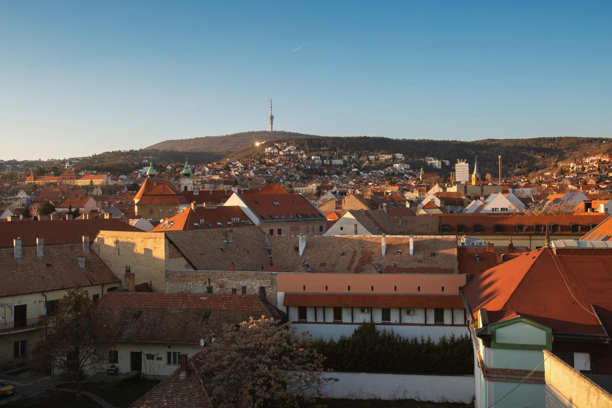 R73 Residences Pécs Eksteriør billede