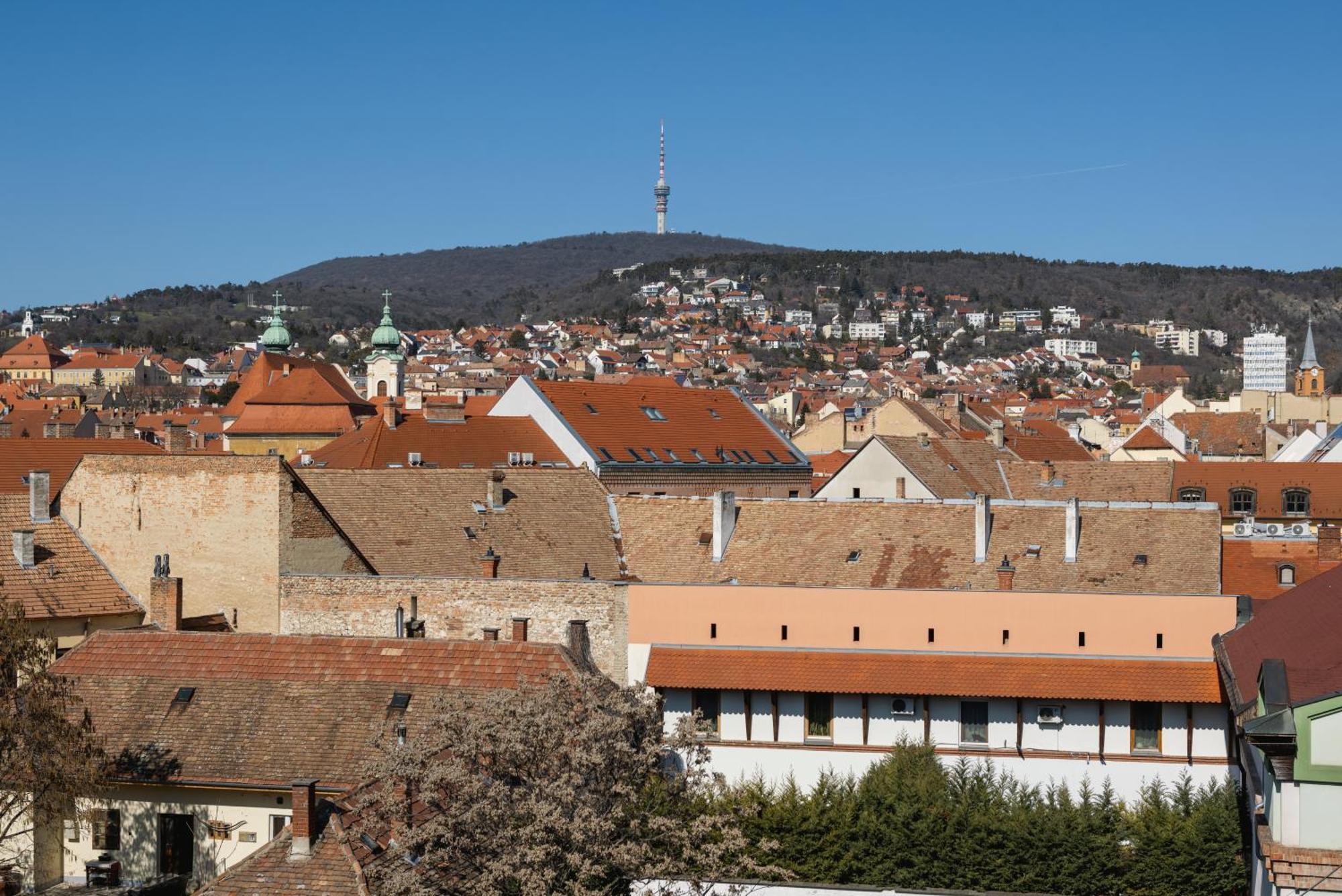 R73 Residences Pécs Eksteriør billede